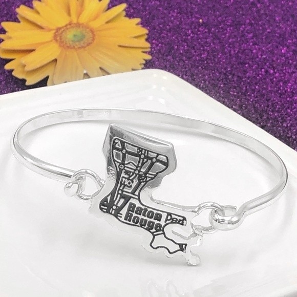 🌼 Louisiana State Shape Map Silver Bangle Bracelet - Picture 1 of 3